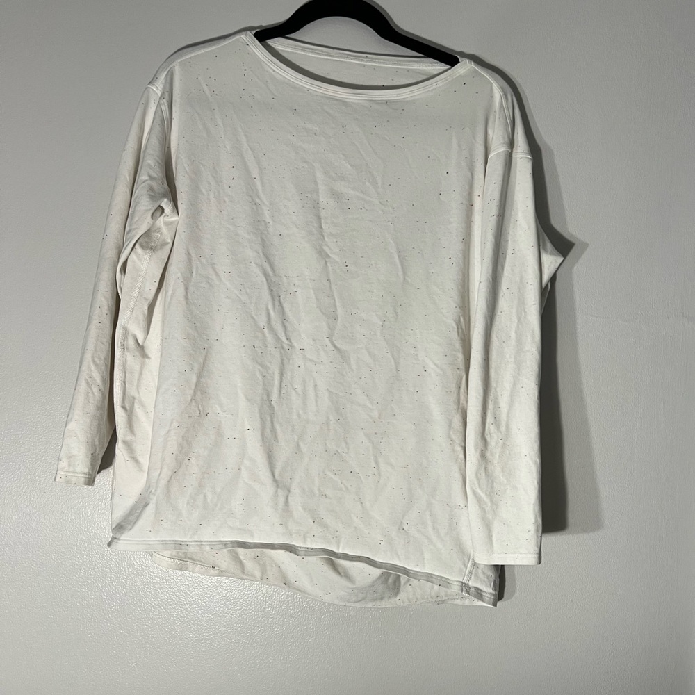 Lululemon back in action shirt
